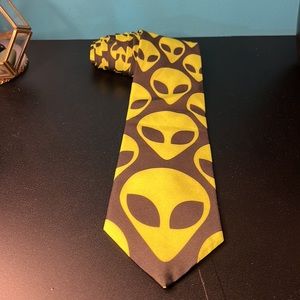 Vintage 1996 Ralph Marlin Alien Heads Neon Green & Black Tie